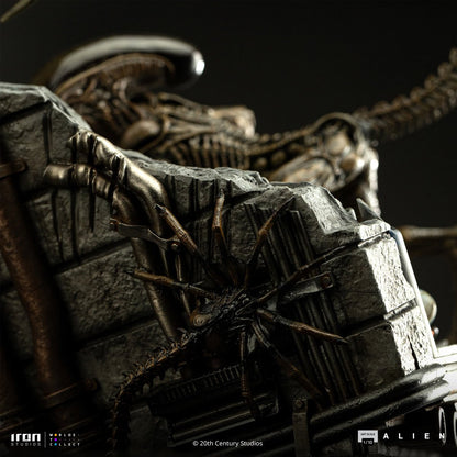 Alien 3 Ellen Ripley and Dog Alien 1:10 Art Scale Statue - Image 3