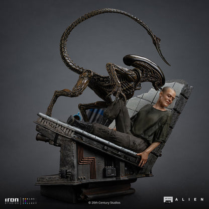 Alien 3 Ellen Ripley and Dog Alien 1:10 Art Scale Statue - Image 4