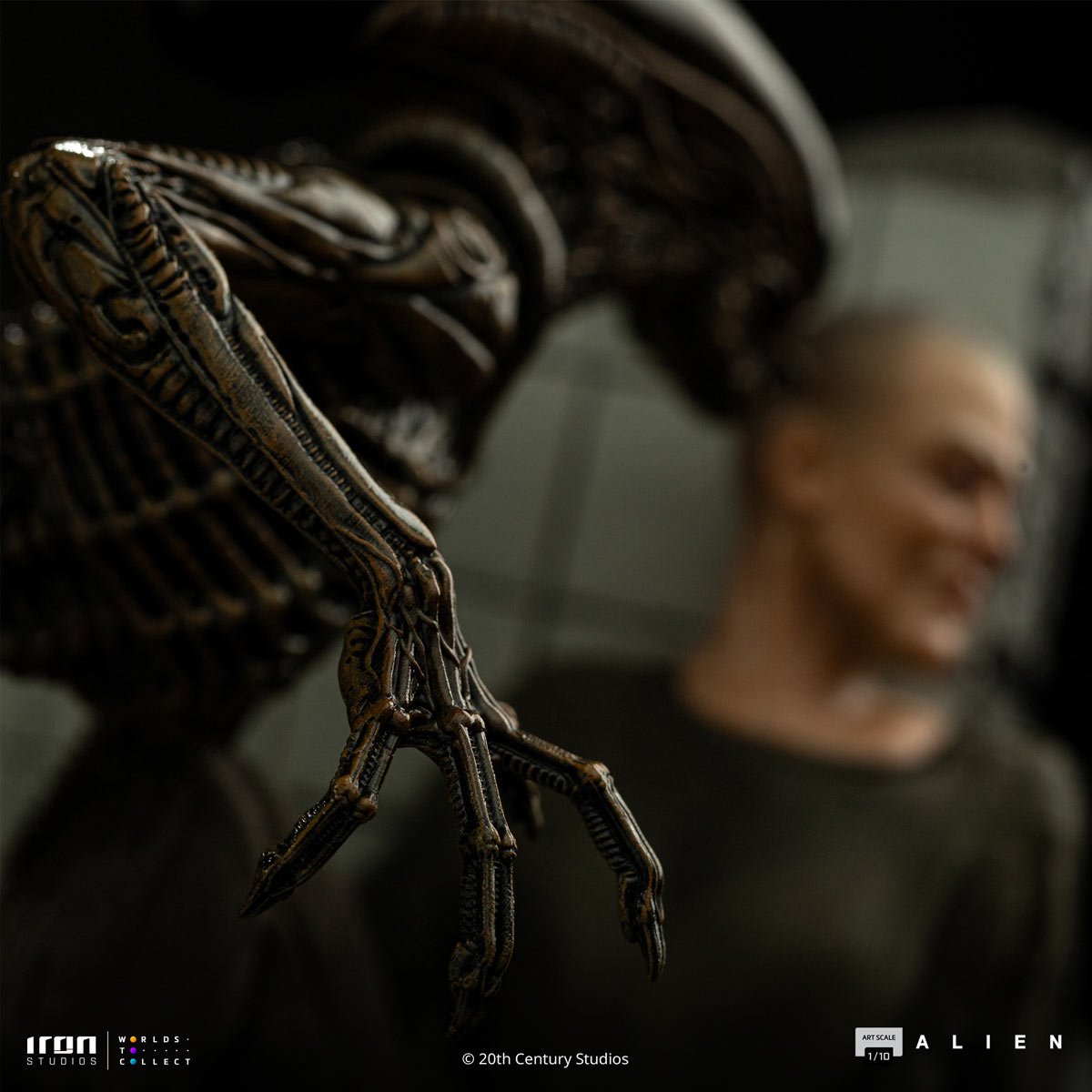 Alien 3 Ellen Ripley and Dog Alien 1:10 Art Scale Statue - Image 5
