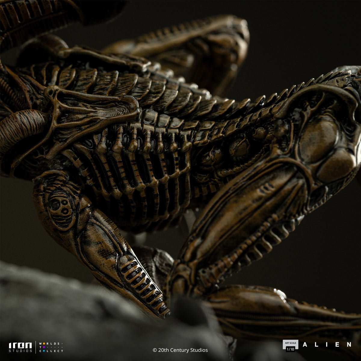 Alien 3 Ellen Ripley and Dog Alien 1:10 Art Scale Statue - Image 9