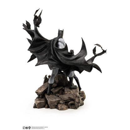 Batman and Catwoman Reunion 1:4 Scale Statue - Image 6