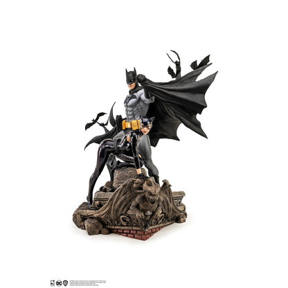 Batman and Catwoman Reunion 1:4 Scale Statue - Image 9