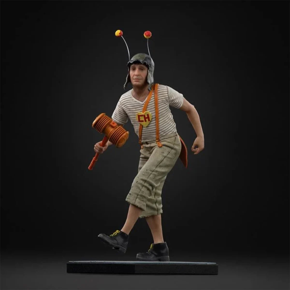El Chapulin Colorado Chaves 1:10 Art Scale Limited Edition Statue - Image 3