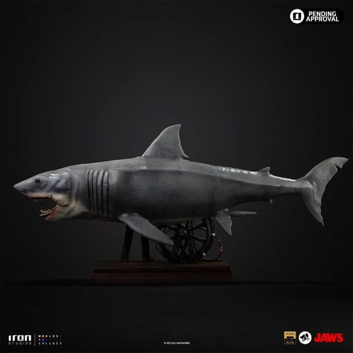 Jaws 50th Anniversary Steven Spielberg Deluxe 1:10 Art Scale Limited Edition Statue - Image 4
