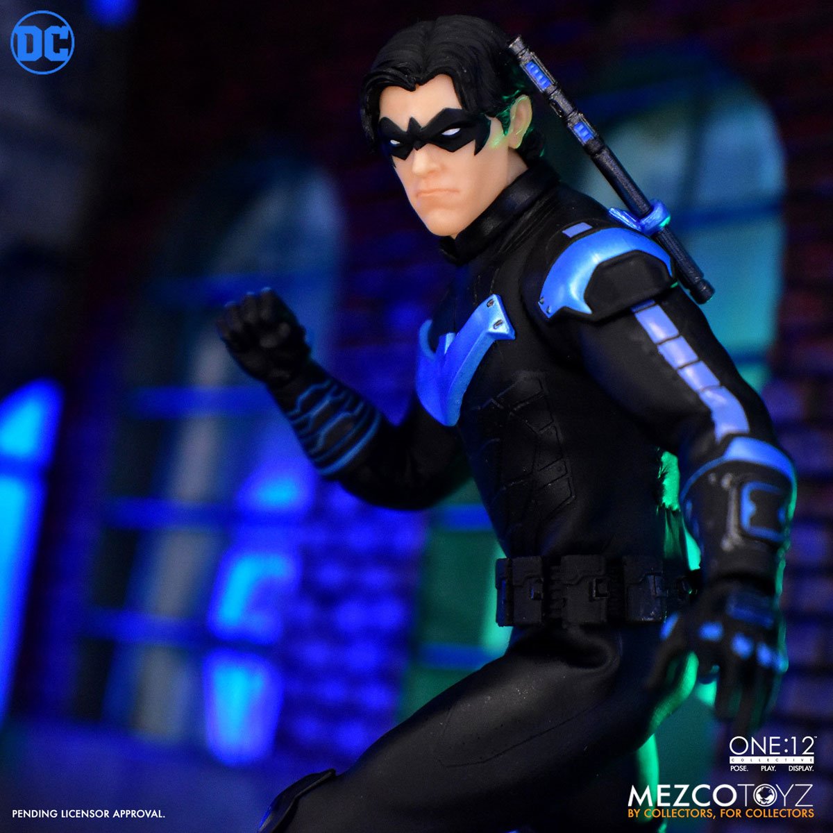 Nightwing One:12 Collective Action Figure - Image 4