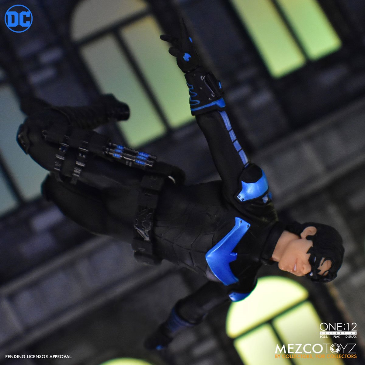 Nightwing One:12 Collective Action Figure - Image 8