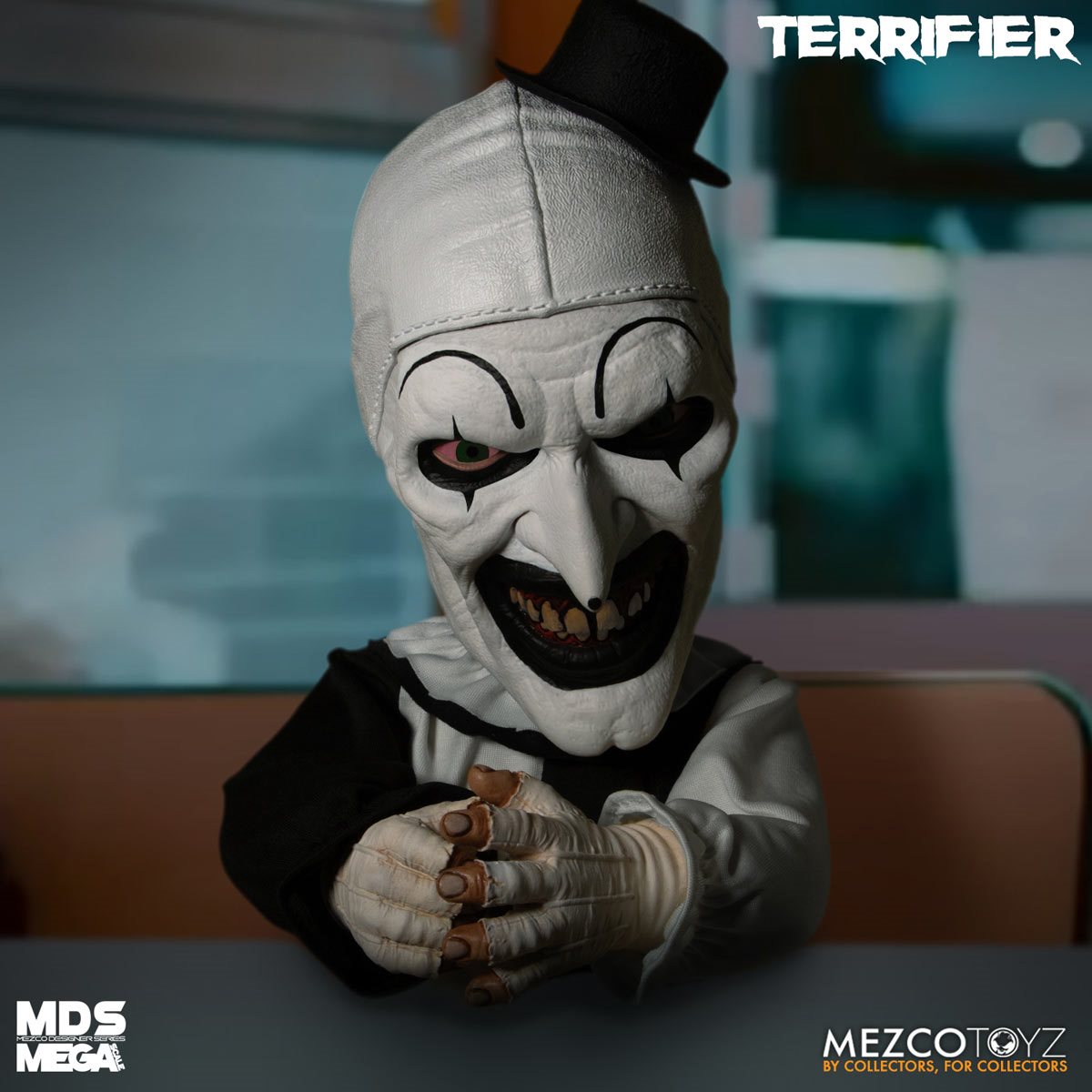 Terrifier: Art the Clown with Sound MDS Mega Scale 15-Inch Doll - Image 10