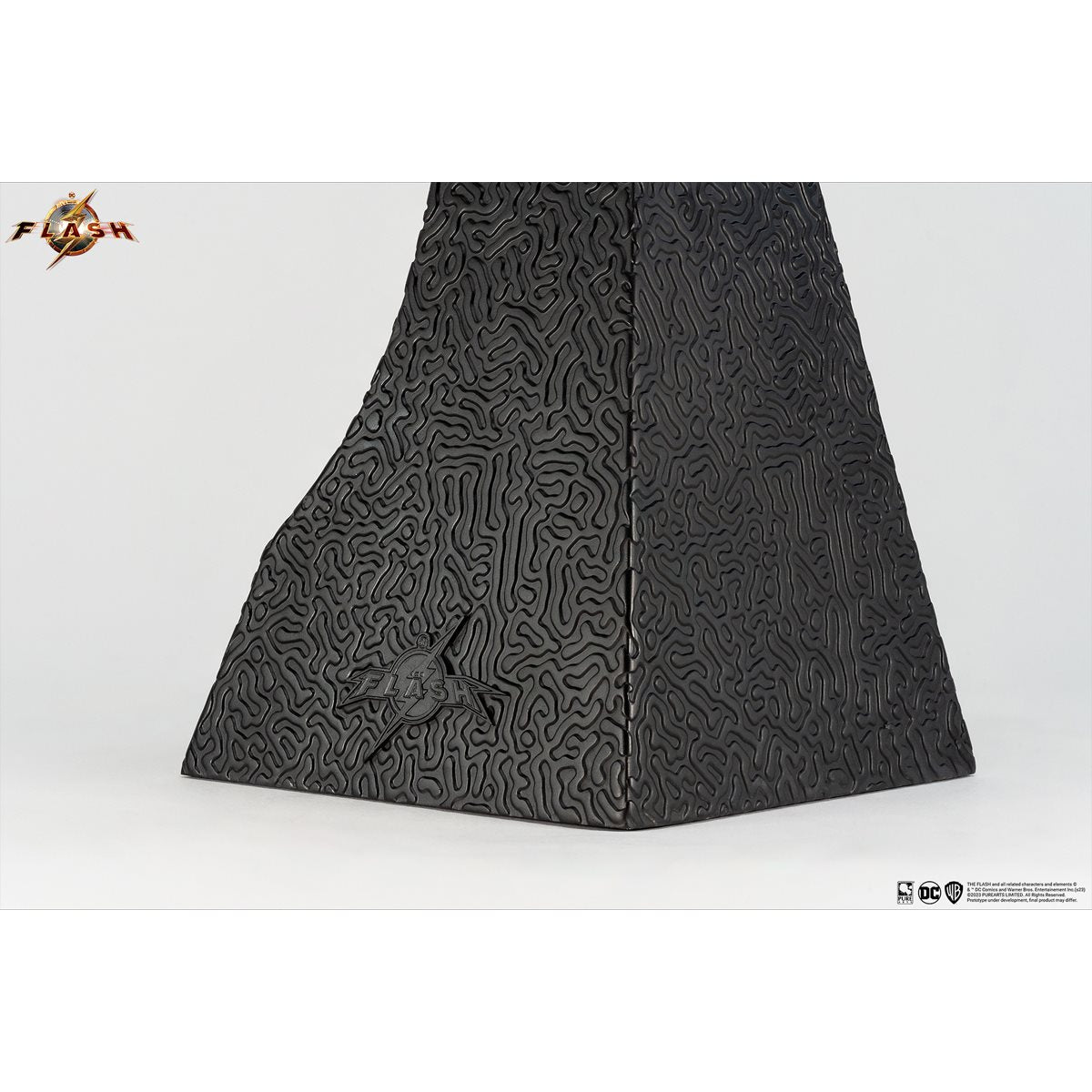 The Flash Young Barry Allen 1:1 Scale Cowl Replica - Image 9
