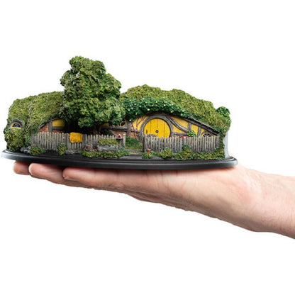 The Hobbit Hole 25 Gandalf's Cutting Environment Statue - Image 4