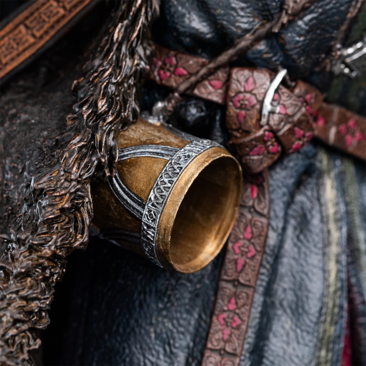 The Lord of the Rings Boromir Classic Series 1:6 Scale Statue - Image 4