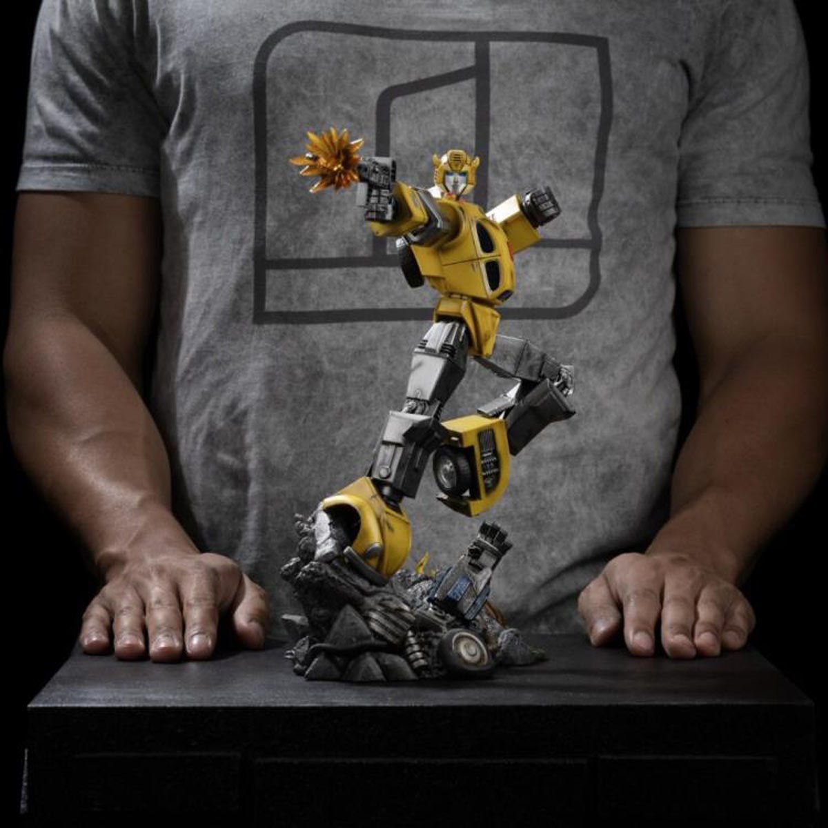 Transformers Bumblebee 1:20 Demi Art Scale Limited Edition Statue - Image 10
